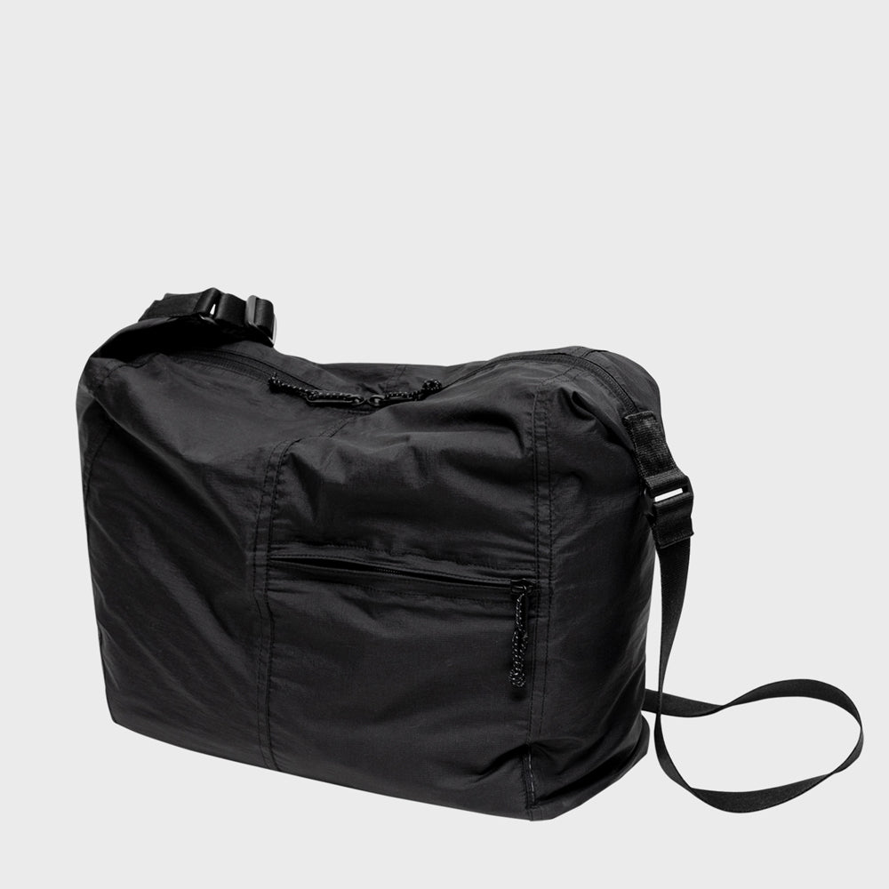 LIGHTWEIGHT MESSENGER BAG