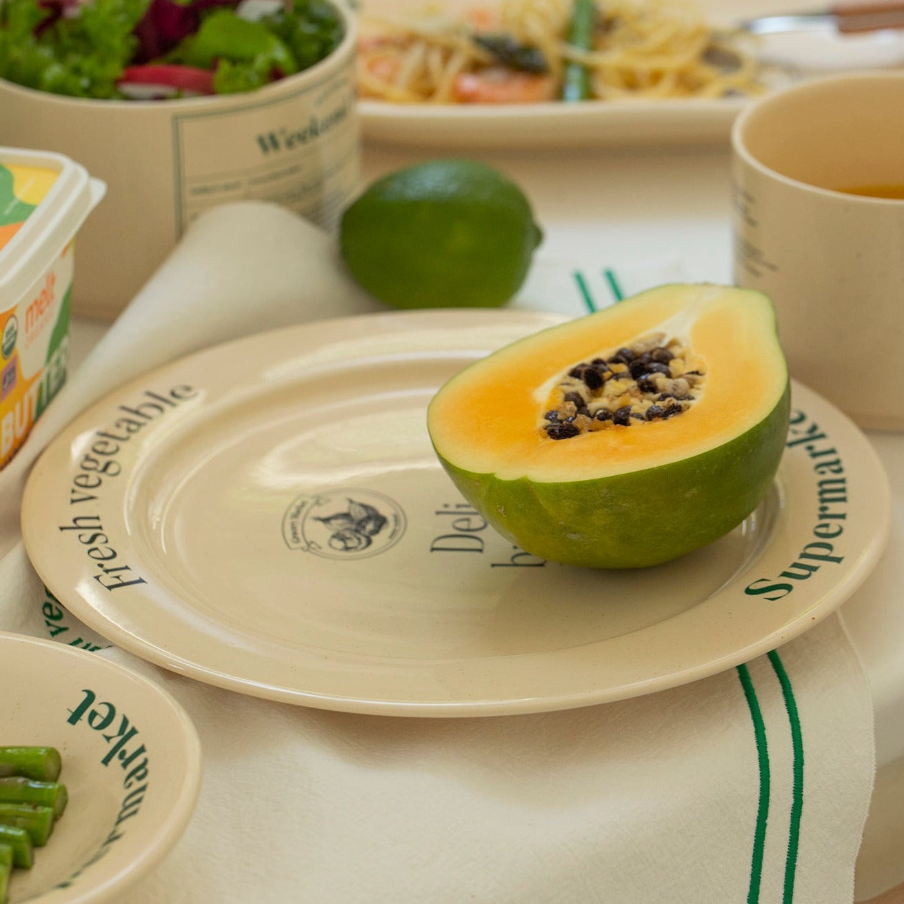 momur 'weekend 3' Round Plate